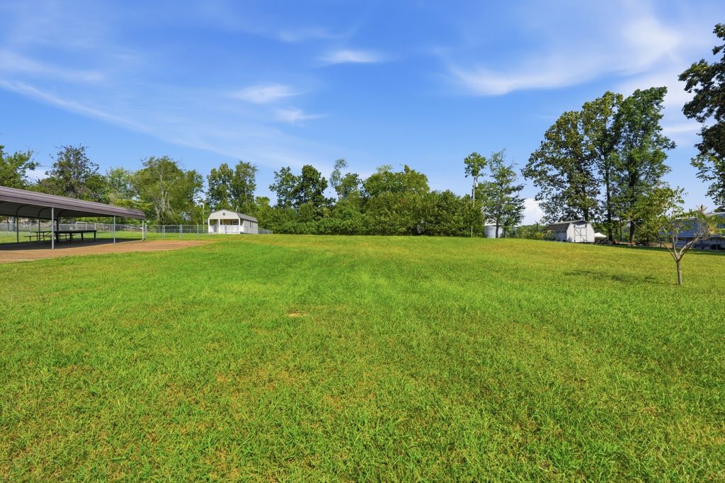 105 Stonewall Dr, Springfield
