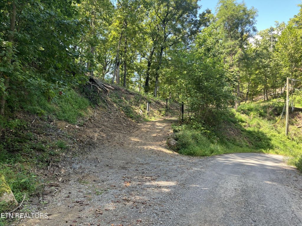 6 Overholt Tr, Sevierville