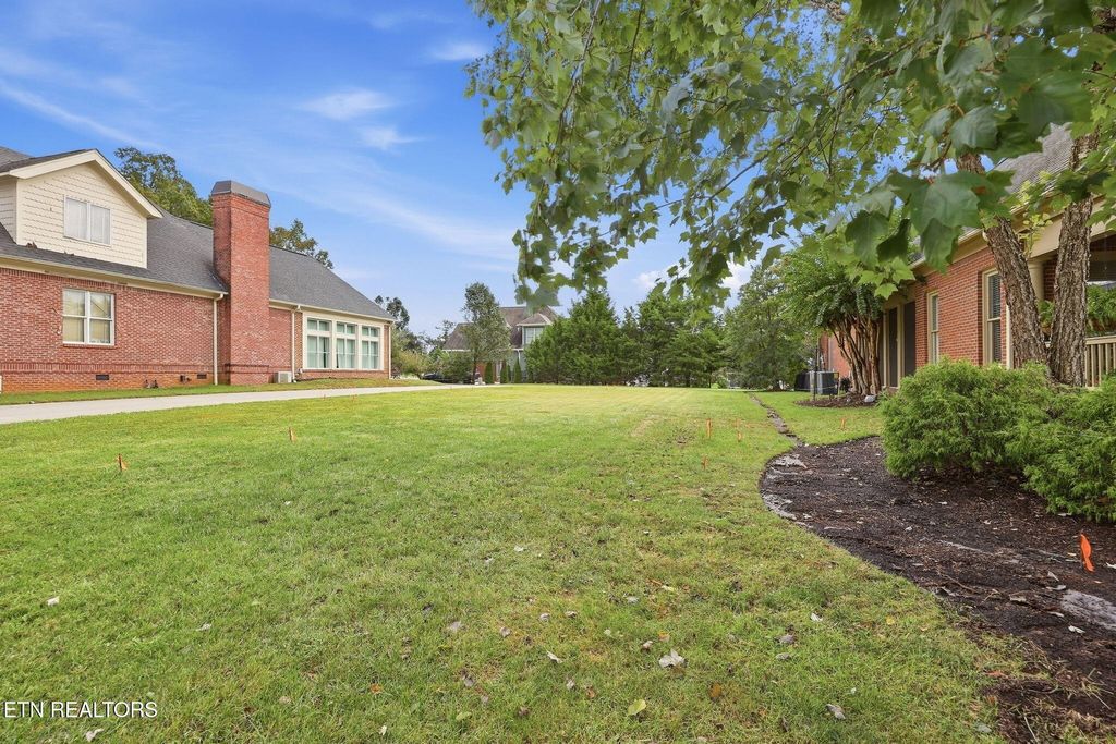 96 Royal Troon Circle, Oak Ridge