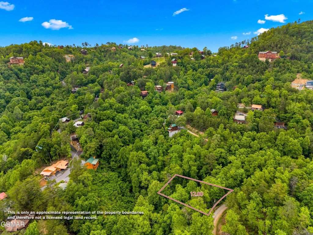 11 Red Bone Way, Sevierville