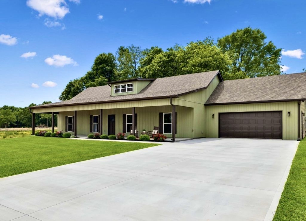 132 Whitaker Road, Shelbyville