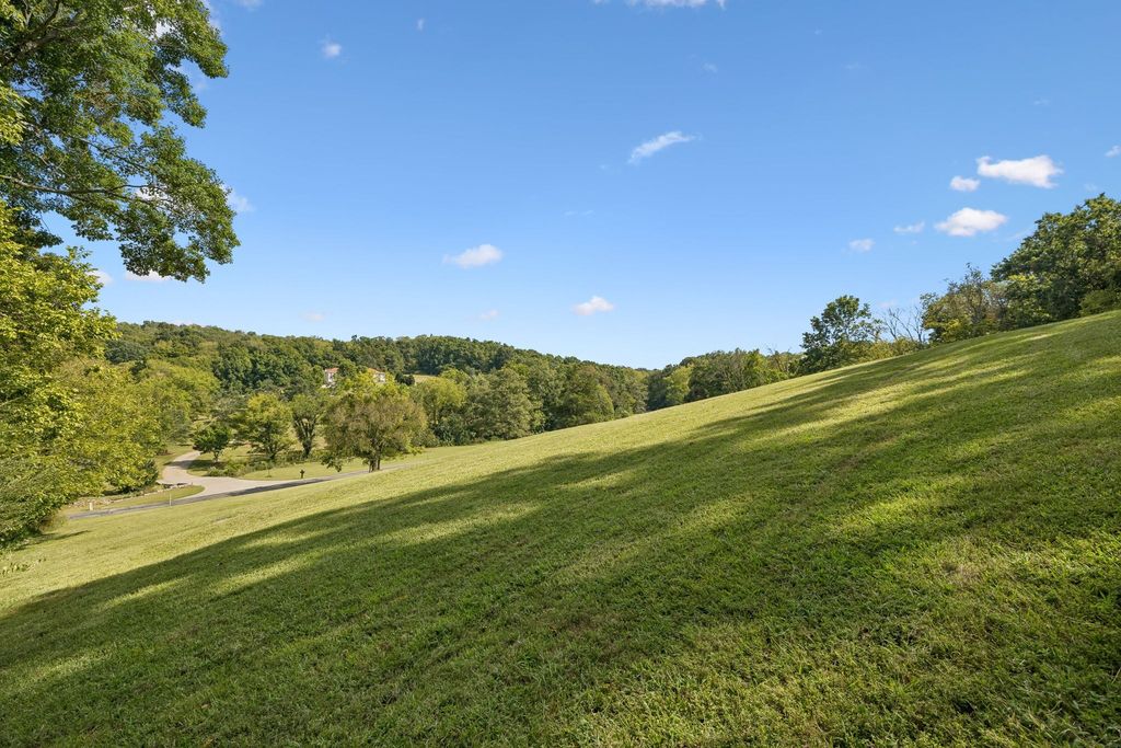 110 Hidden Valley Rd, Arrington