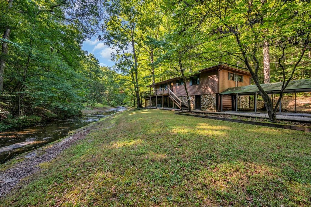 1255 Deerfoot Drive, Pegram