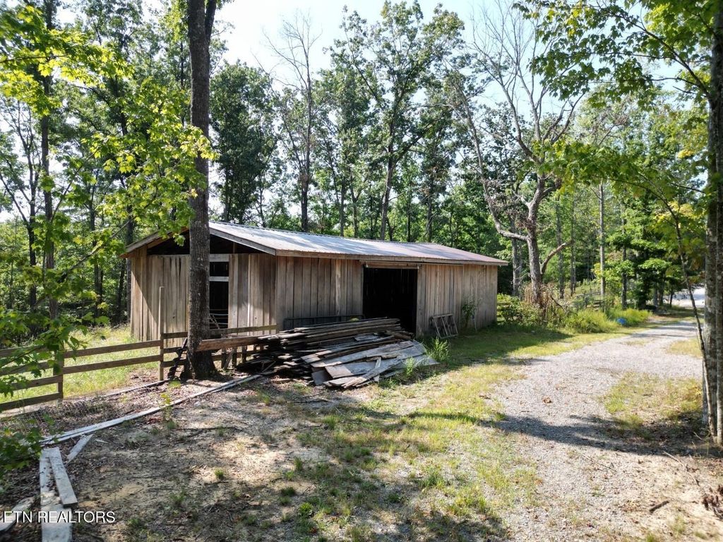 536 Teepee Lane, Jamestown