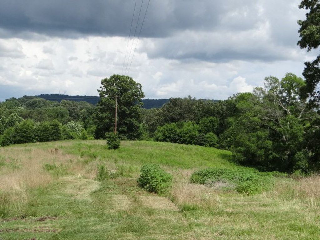 550 E Davis Rd, Cookeville
