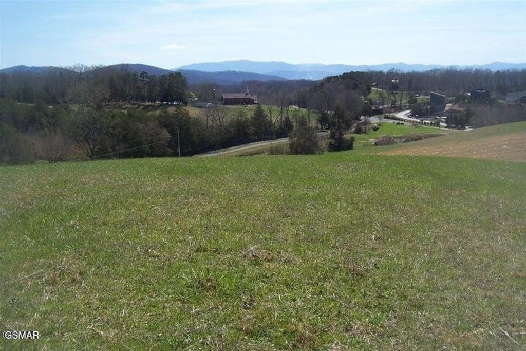 3 Flat Creek Rd, Sevierville