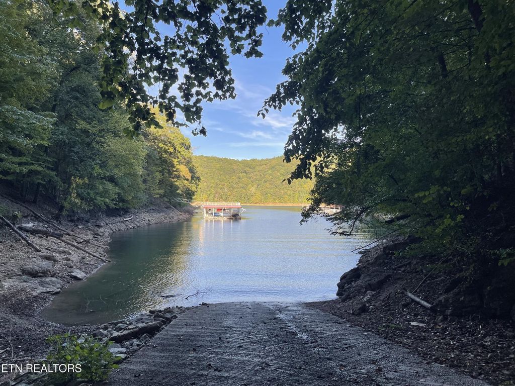 63 Cove Norris Rd, Caryville