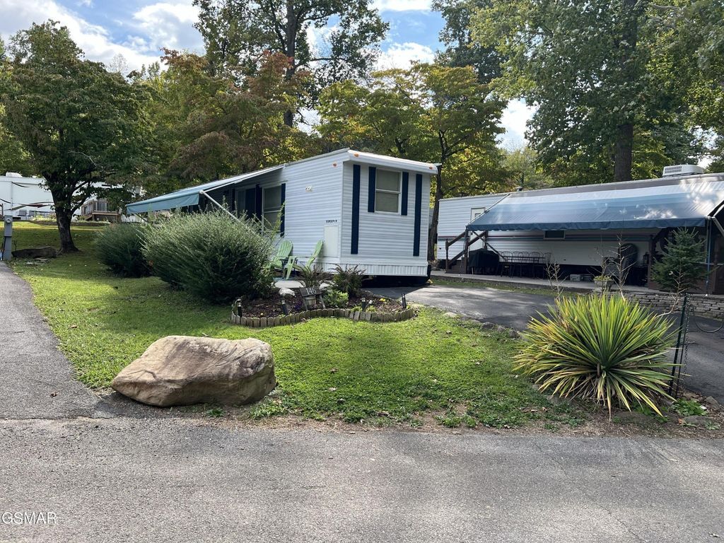 4229 E Parkway E, Gatlinburg