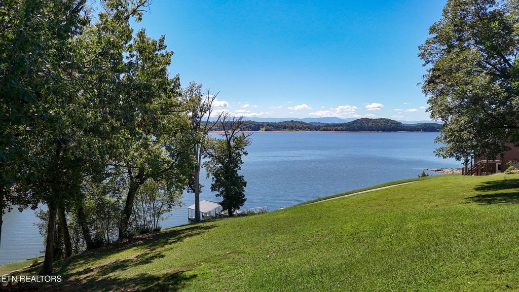16 Alamo Trl, Dandridge