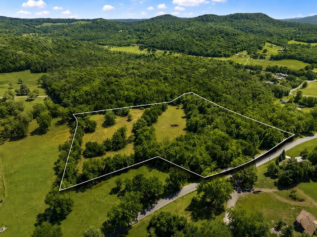 180 Lake Hollow Rd, Woodbury