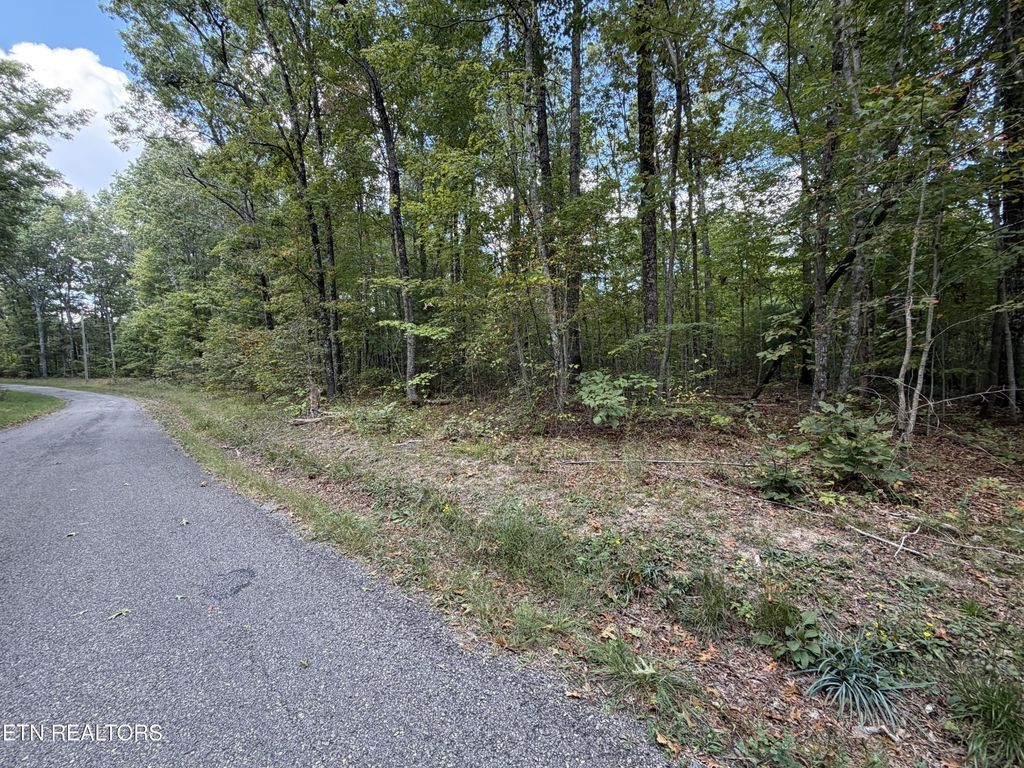 144 Horse Creek Rd, Jamestown