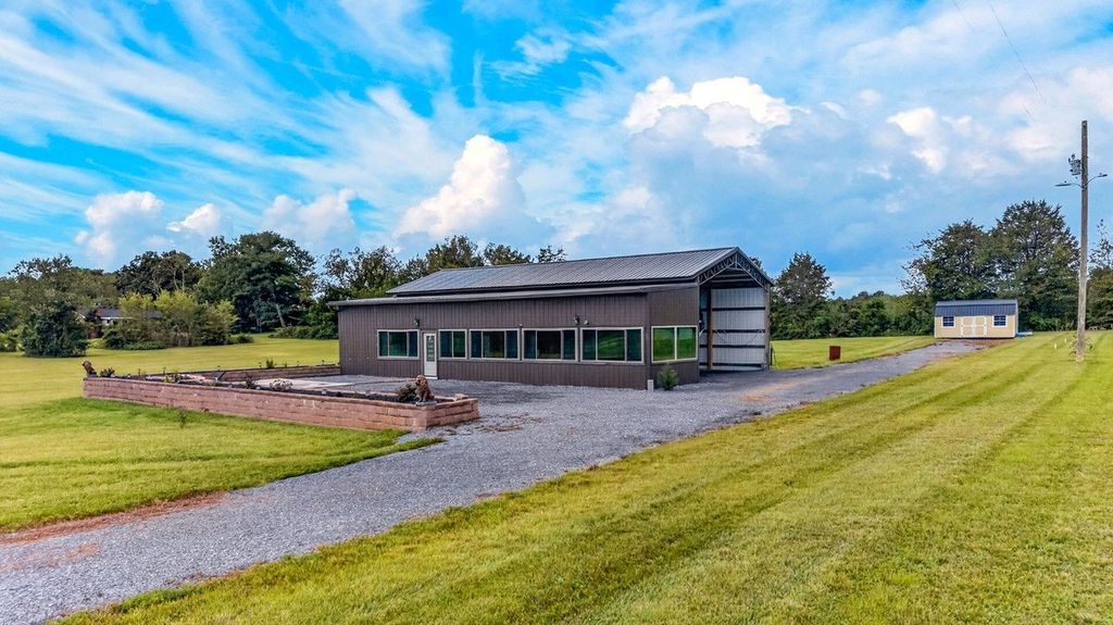 348 Harris Town Rd, Bulls Gap