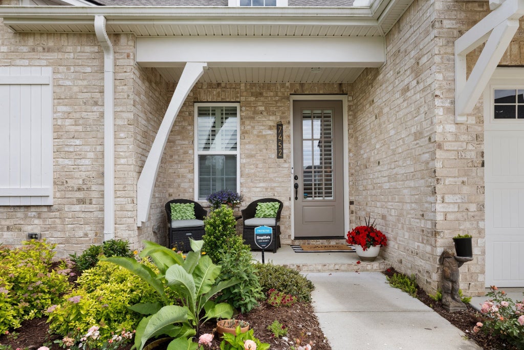 7452 Flatbush Dr, College Grove Property Listing MLS® 2655682