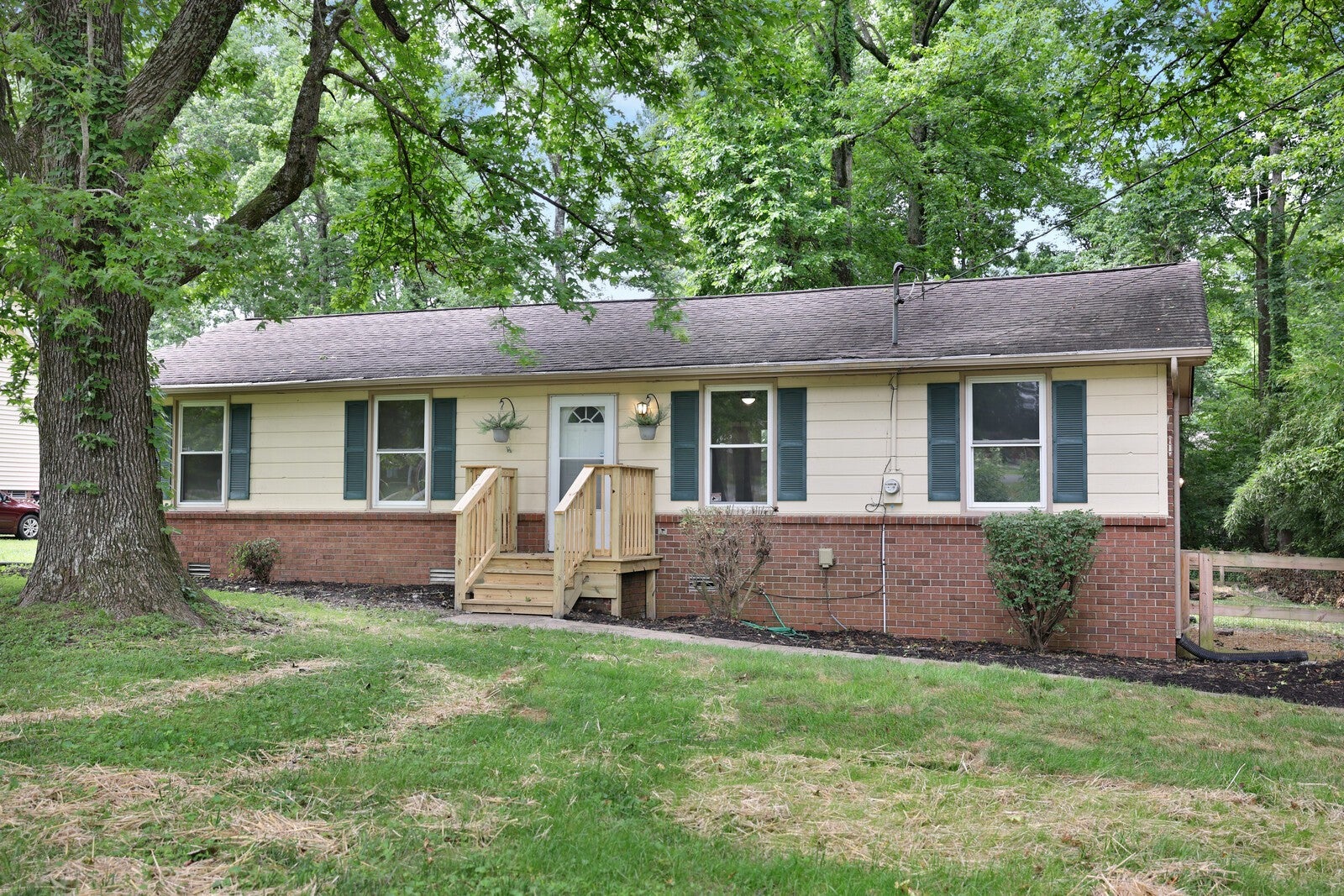 2024 Old Greenbrier Pike Greenbrier TN MLS 2670113