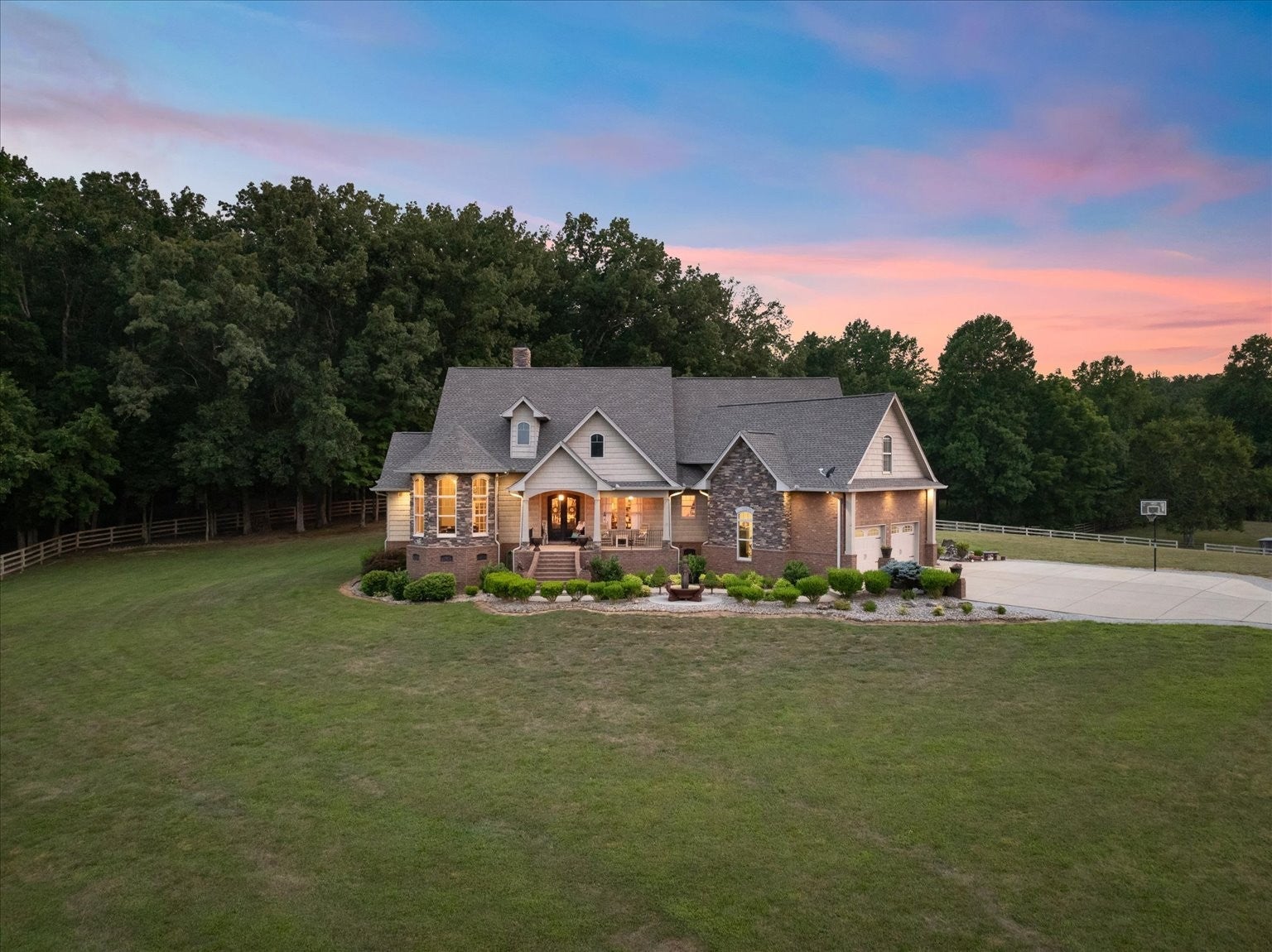 Photo of Listing #2680989