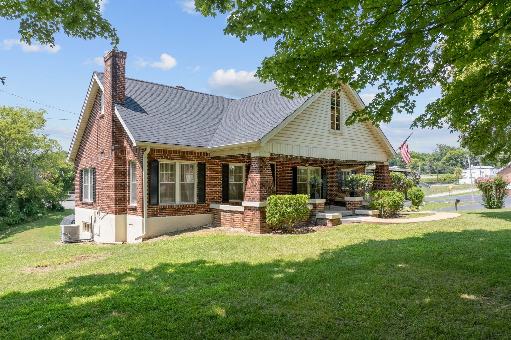 Photo of Listing #2690553