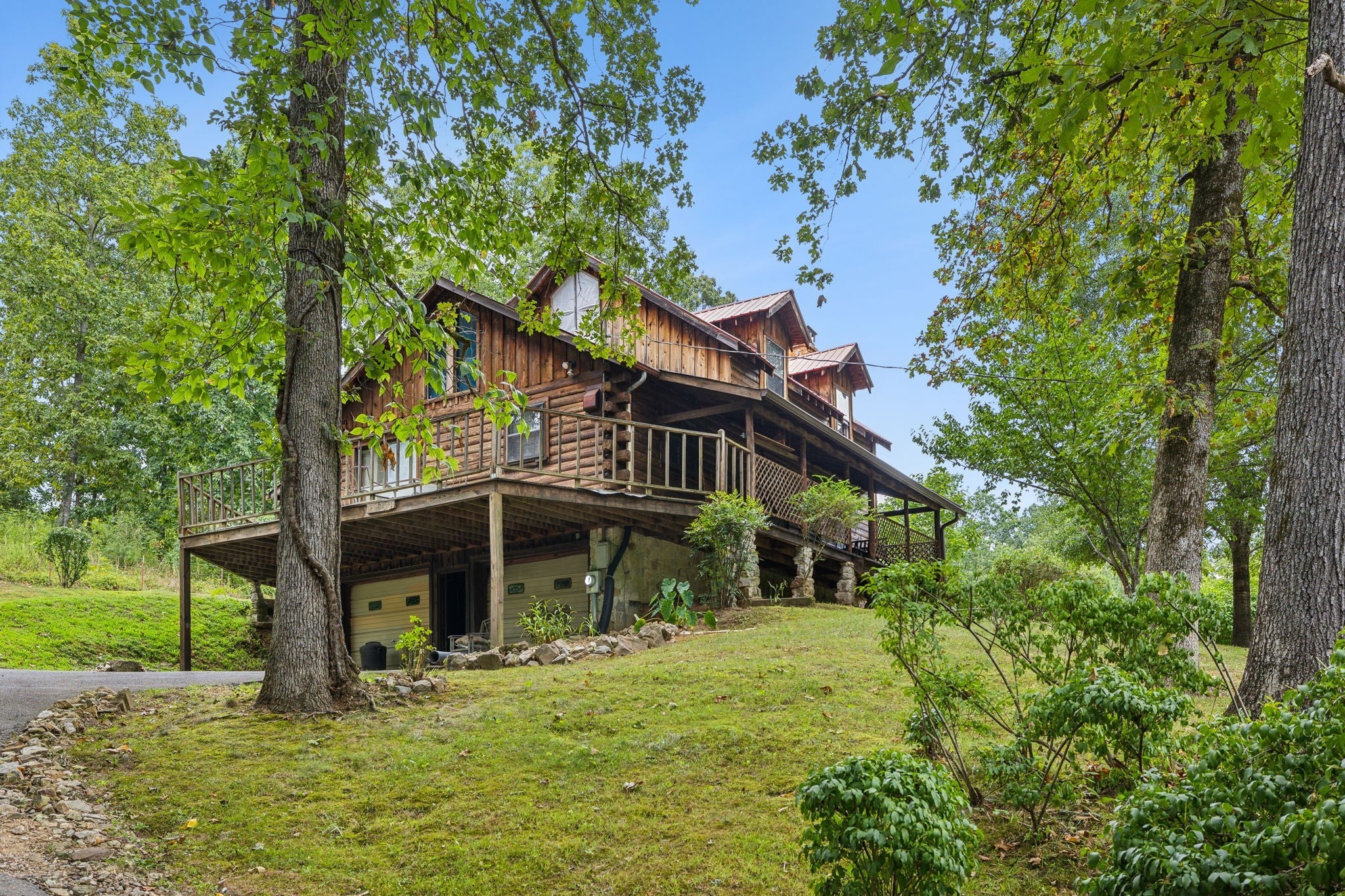 Photo of Listing #2690926