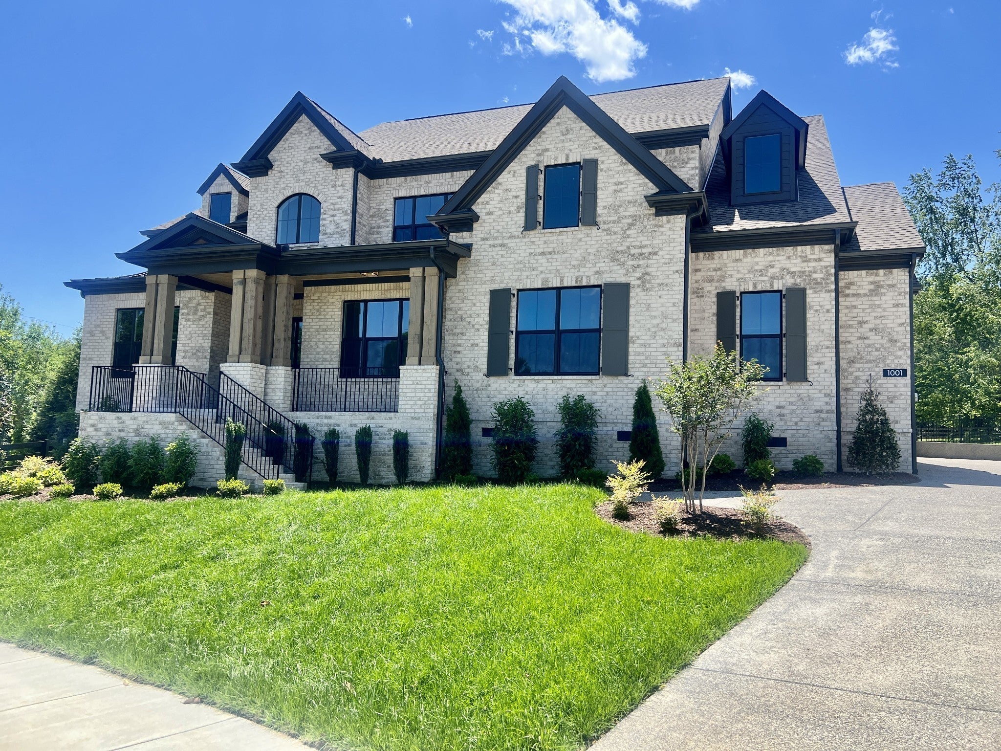 Photo of Listing #2695491