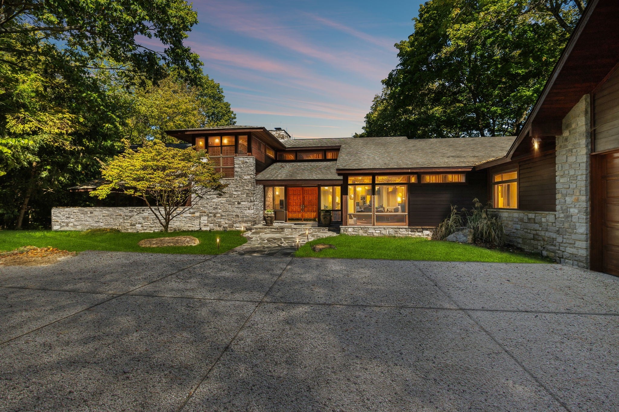 Photo of Listing #2747502
