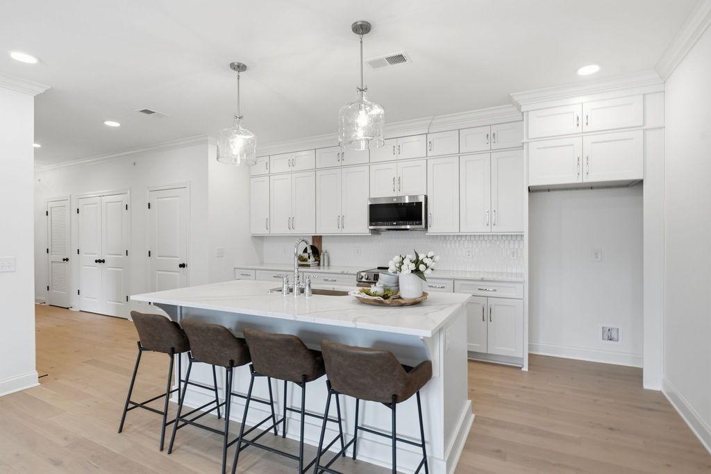 2002 Gildridge Dr 303, Nashville
