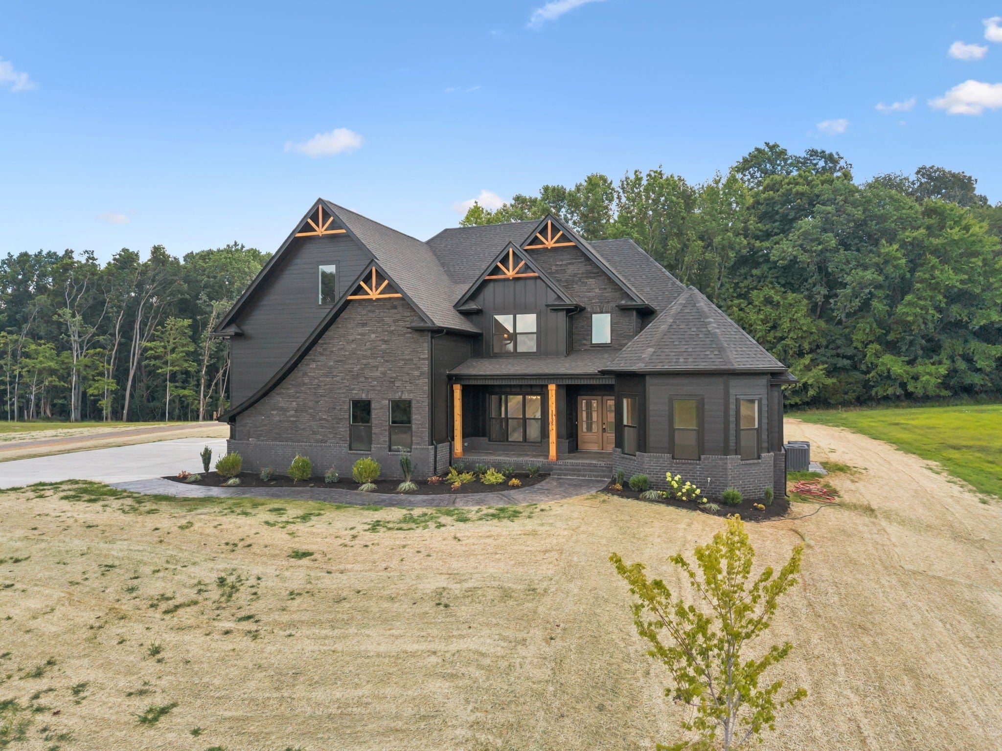 Photo of Listing #2777095