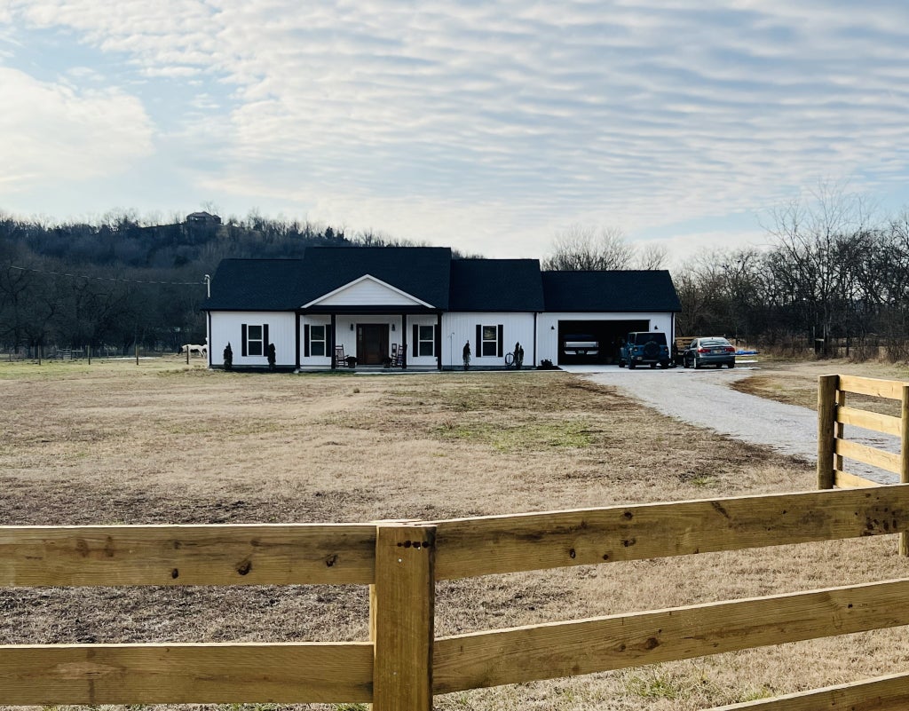 286 Hawthorne Hill Rd, Shelbyville