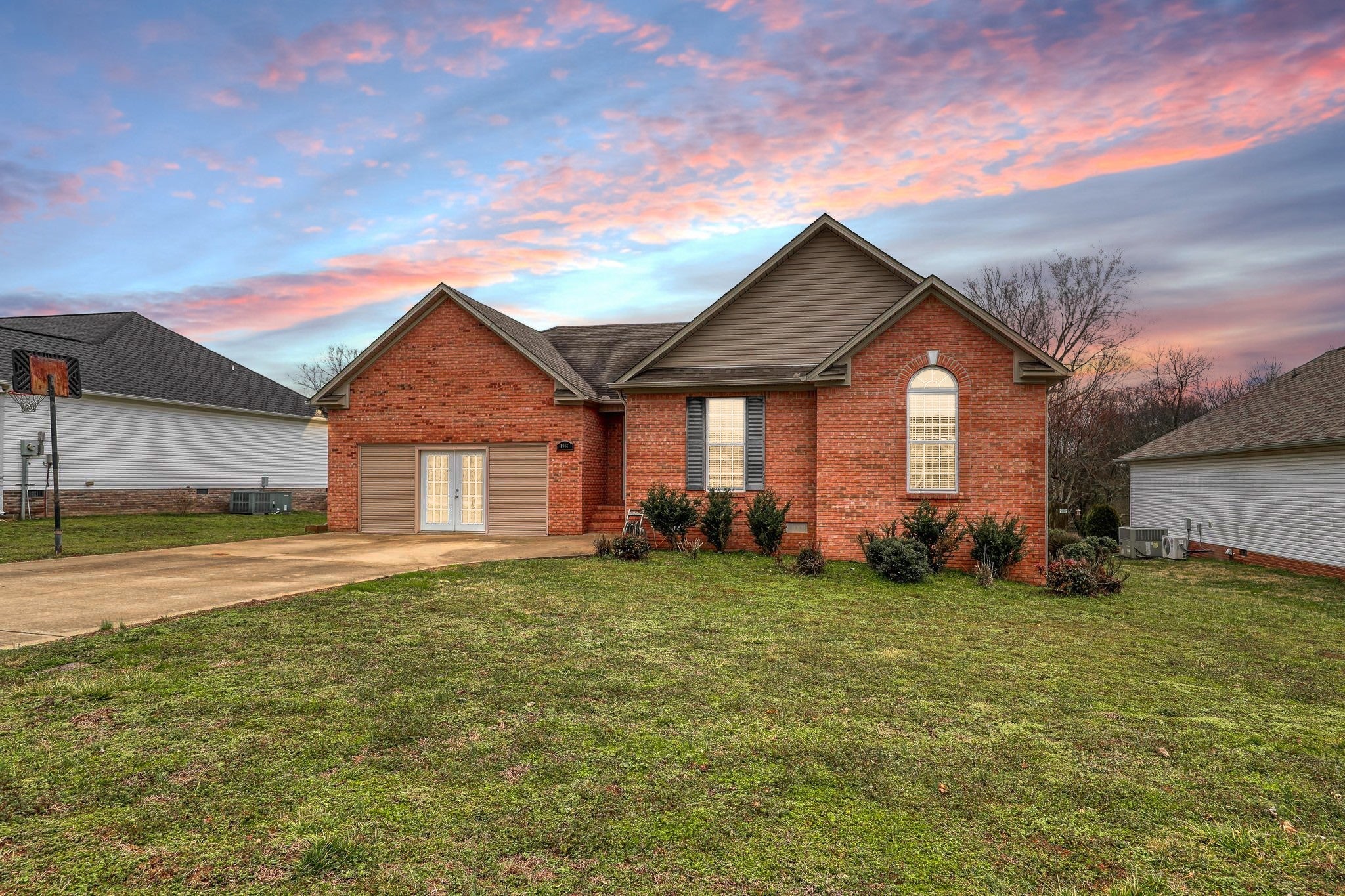 Photo of Listing #2792392