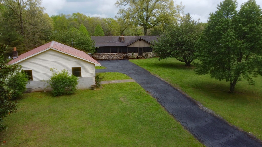 172 Littell Cir W, Tracy City