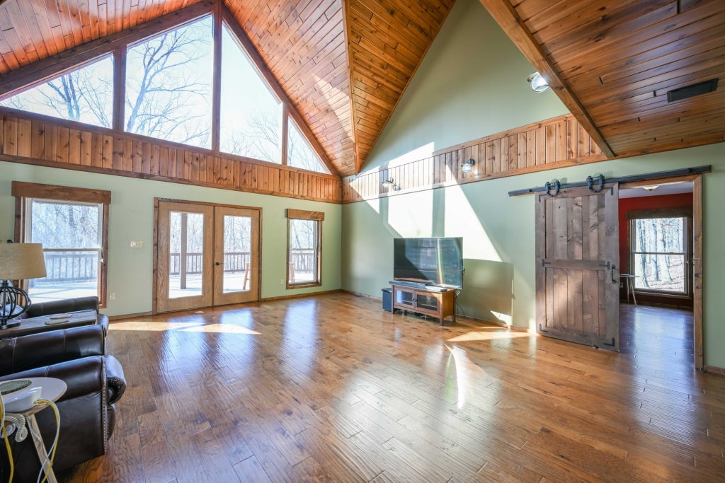 576 Ridgeway Dr, Sugar Tree