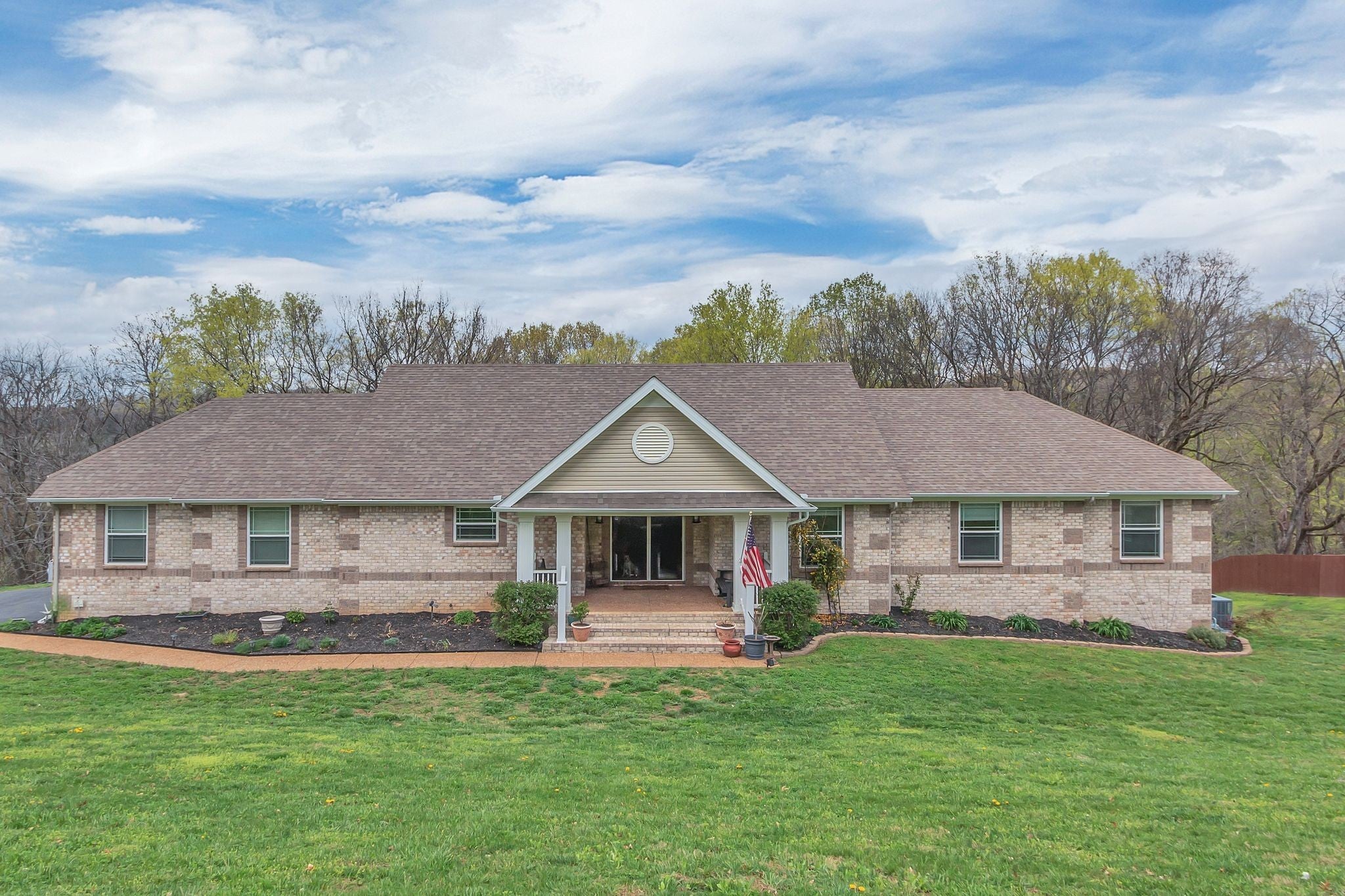 Photo of Listing #2813833