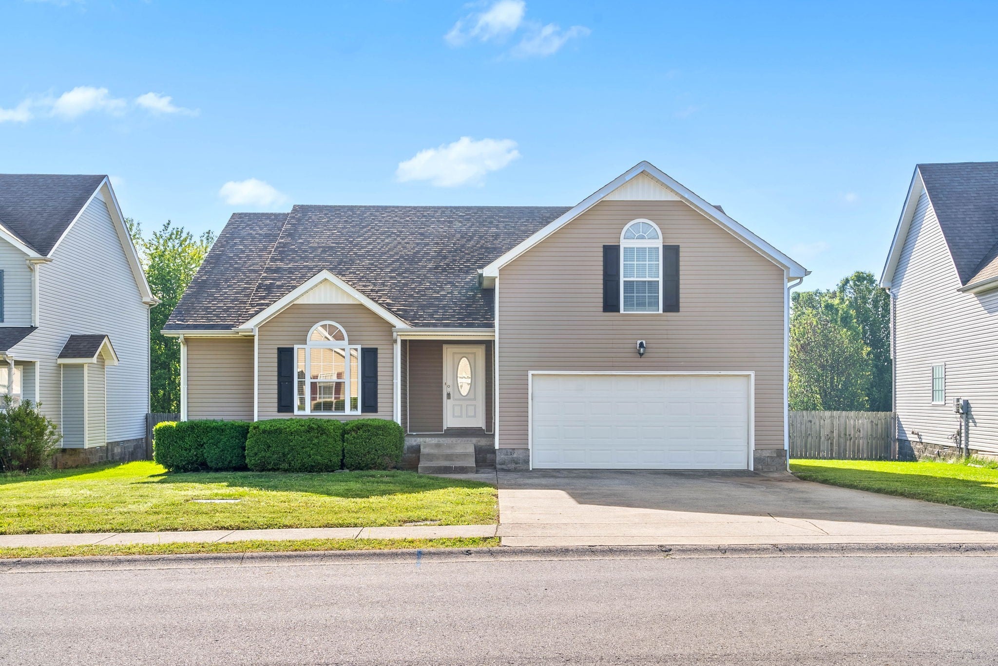 Photo of Listing #2813878
