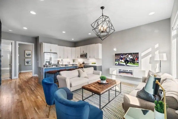 1000 W Trinity Ln E, Nashville