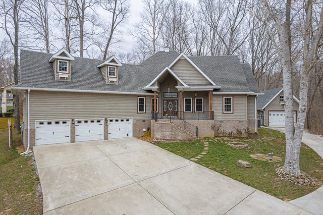 550 Laurel Crown Rd, Manchester