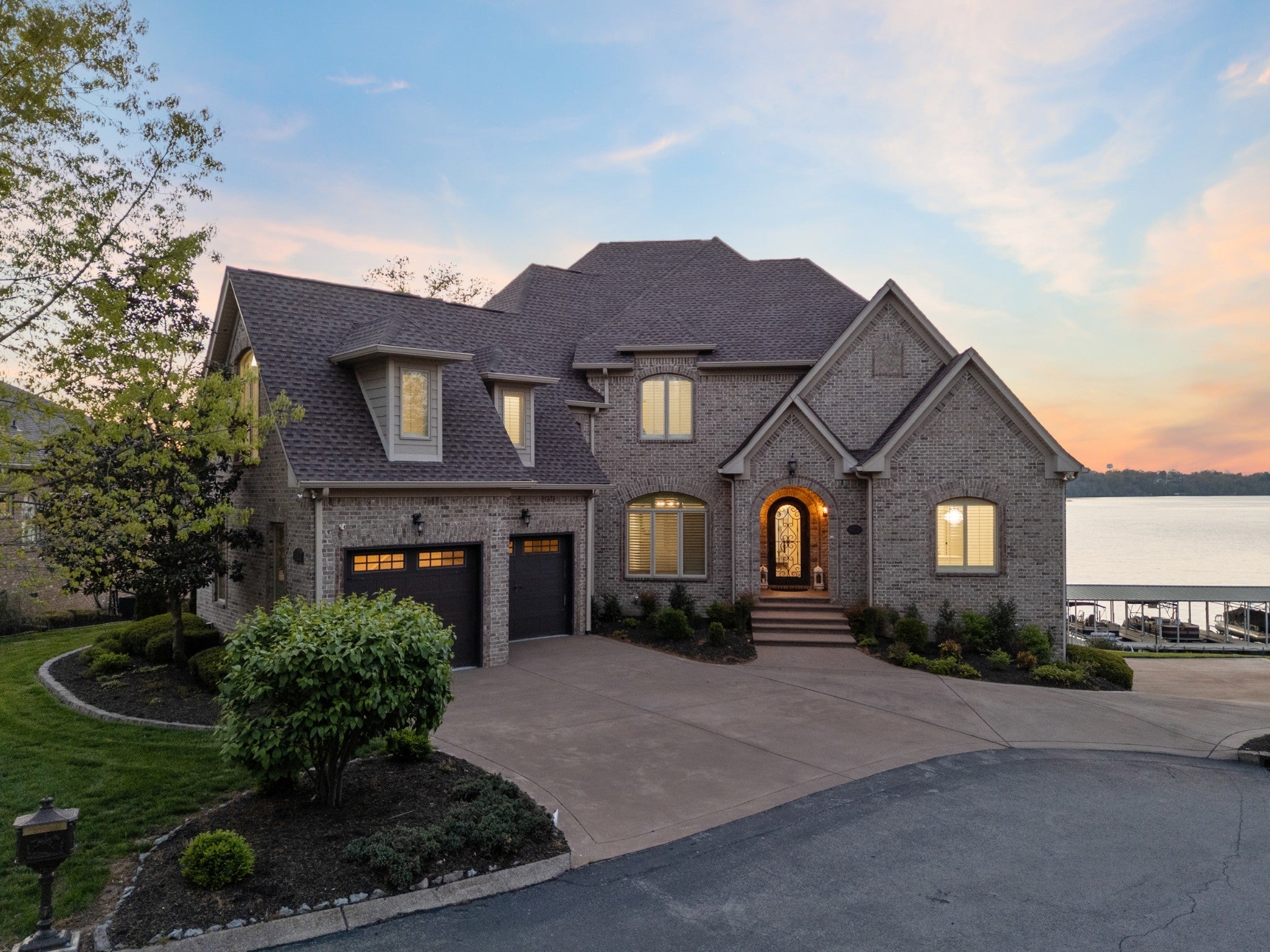 Photo of Listing #2817603