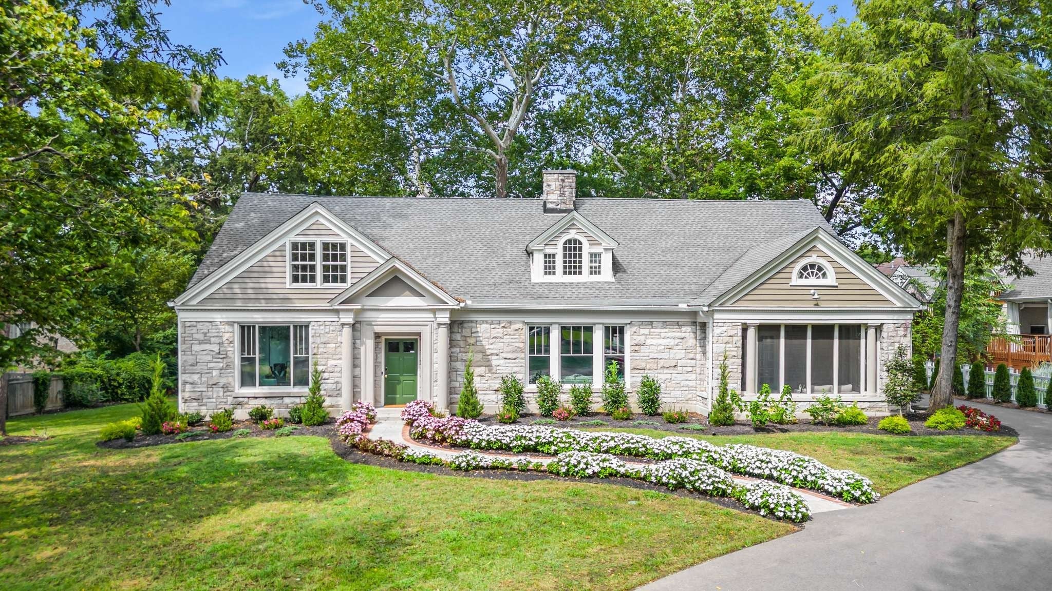 Photo of Listing #2817990