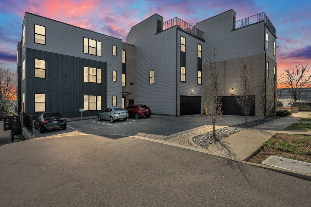 519 27th Ave N 101, Nashville