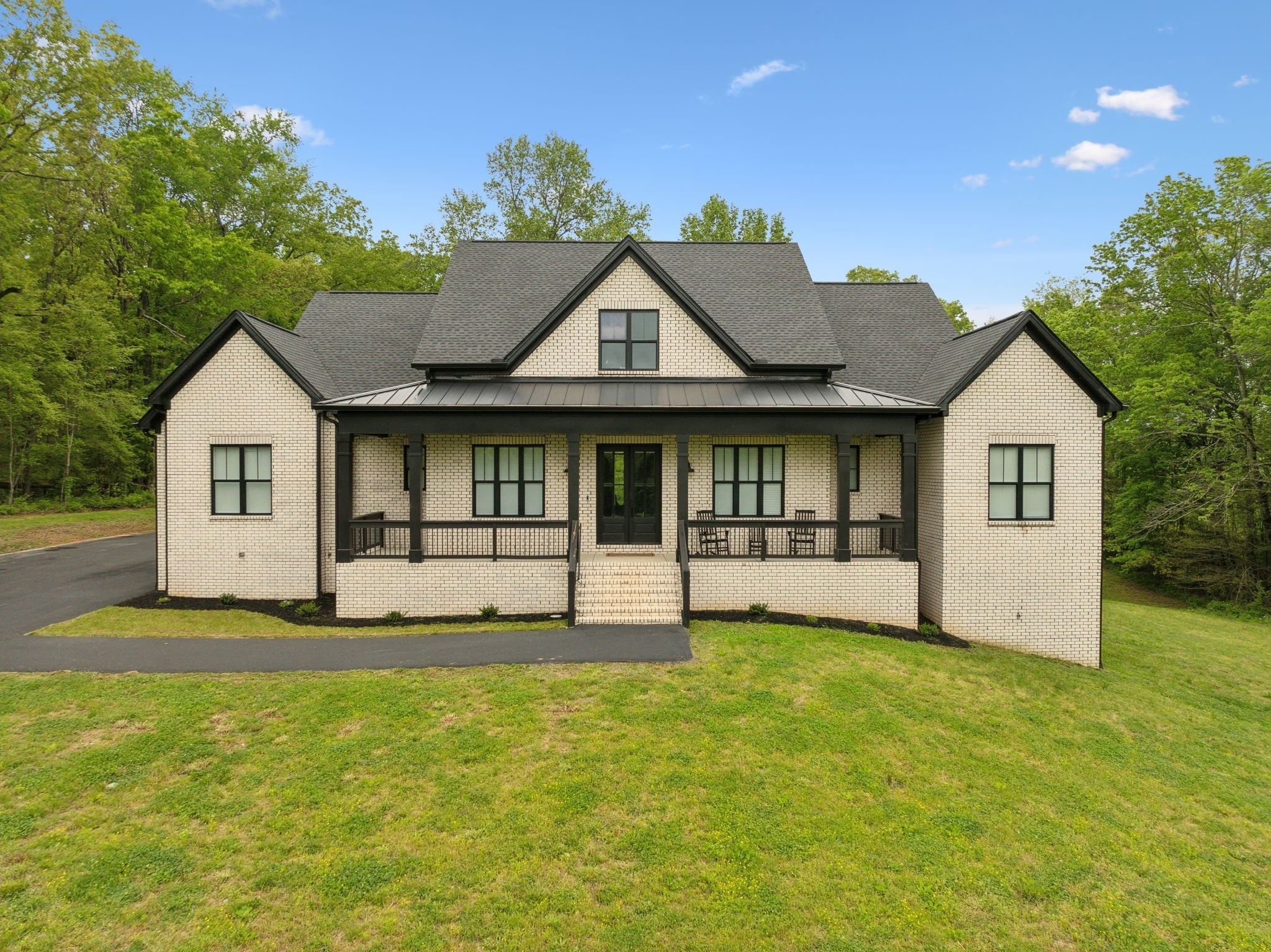 Photo of Listing #2823415