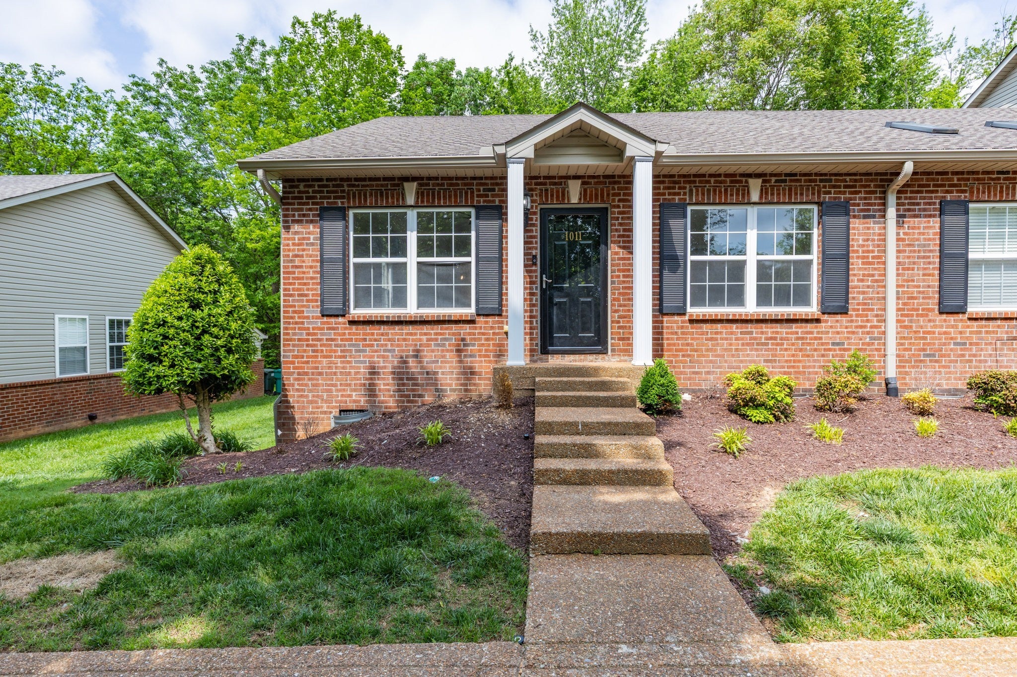 Photo of Listing #2824411