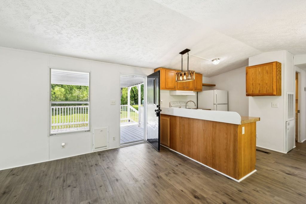 161 Longbranch Rd, Hohenwald