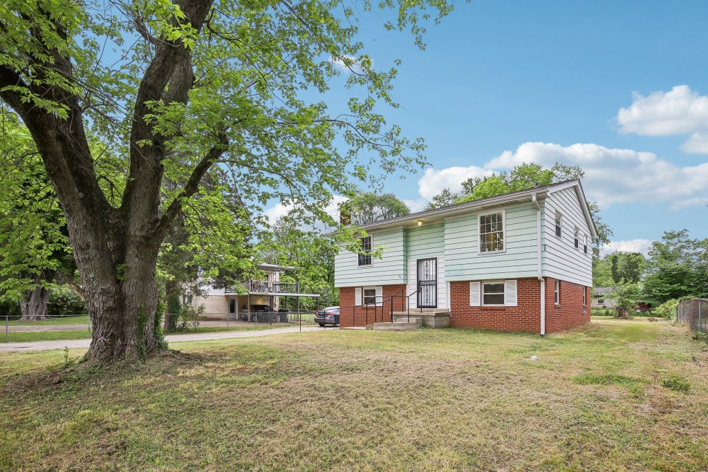 144 Airport Rd, Clarksville