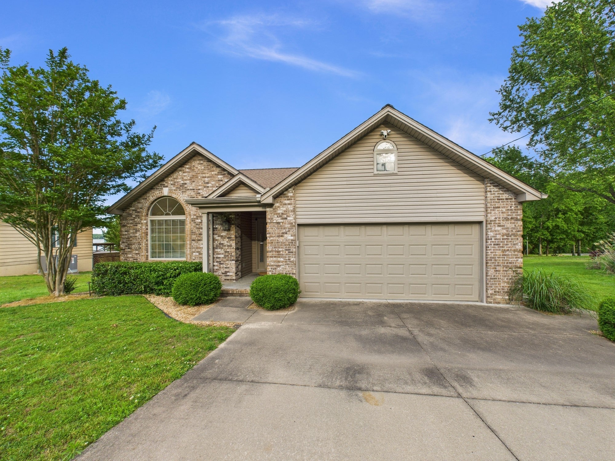 Photo of Listing #2883855