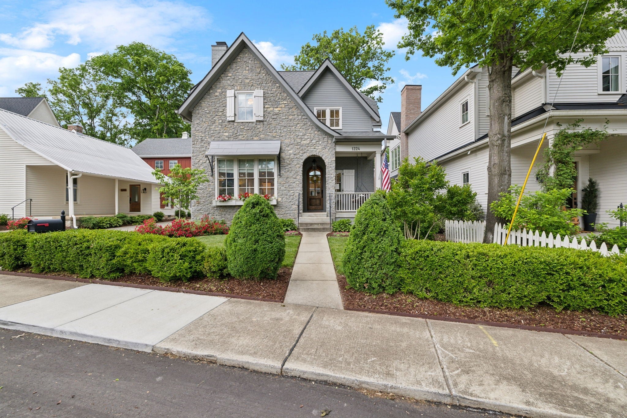 Photo of Listing #2883903
