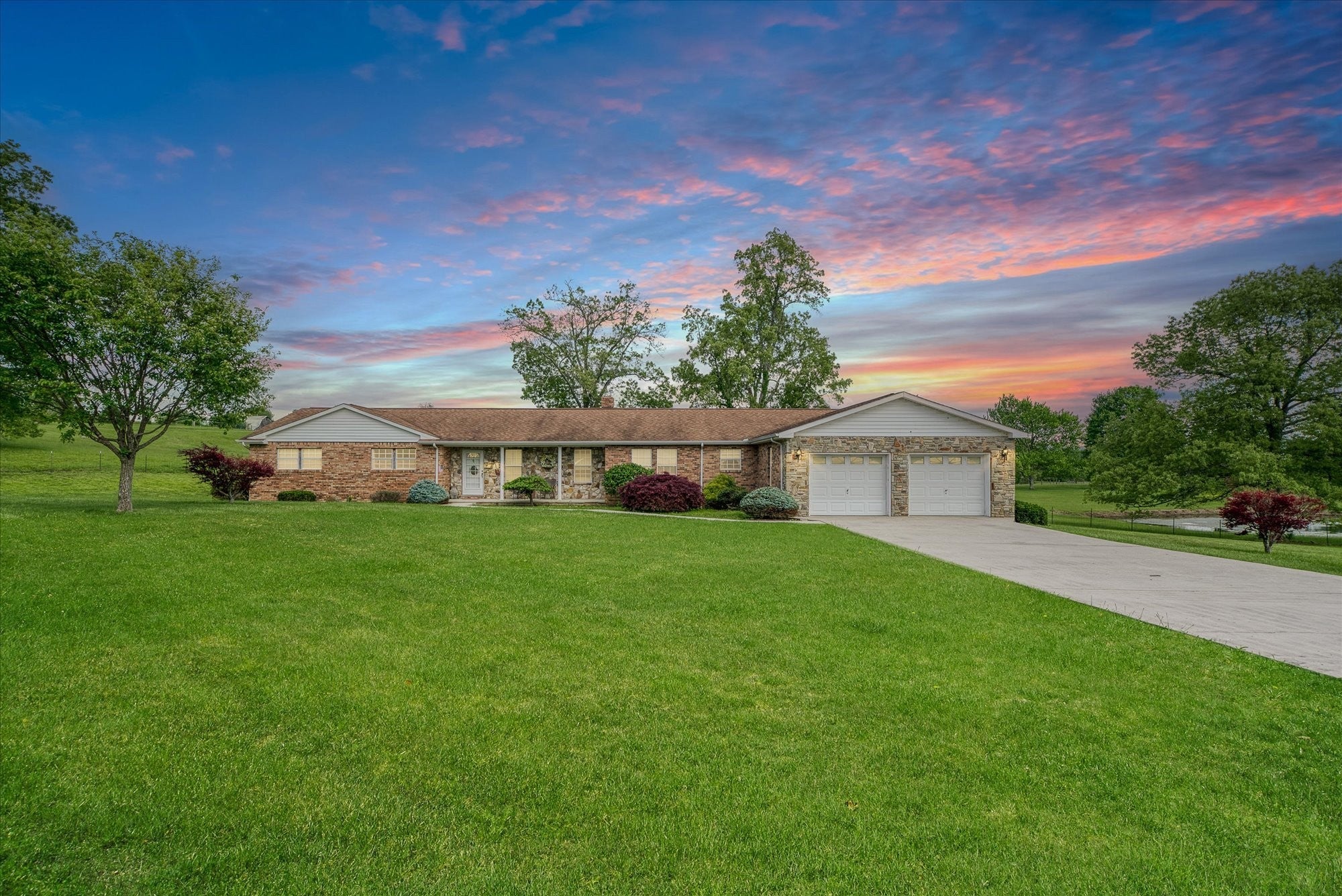 Photo of Listing #2883907