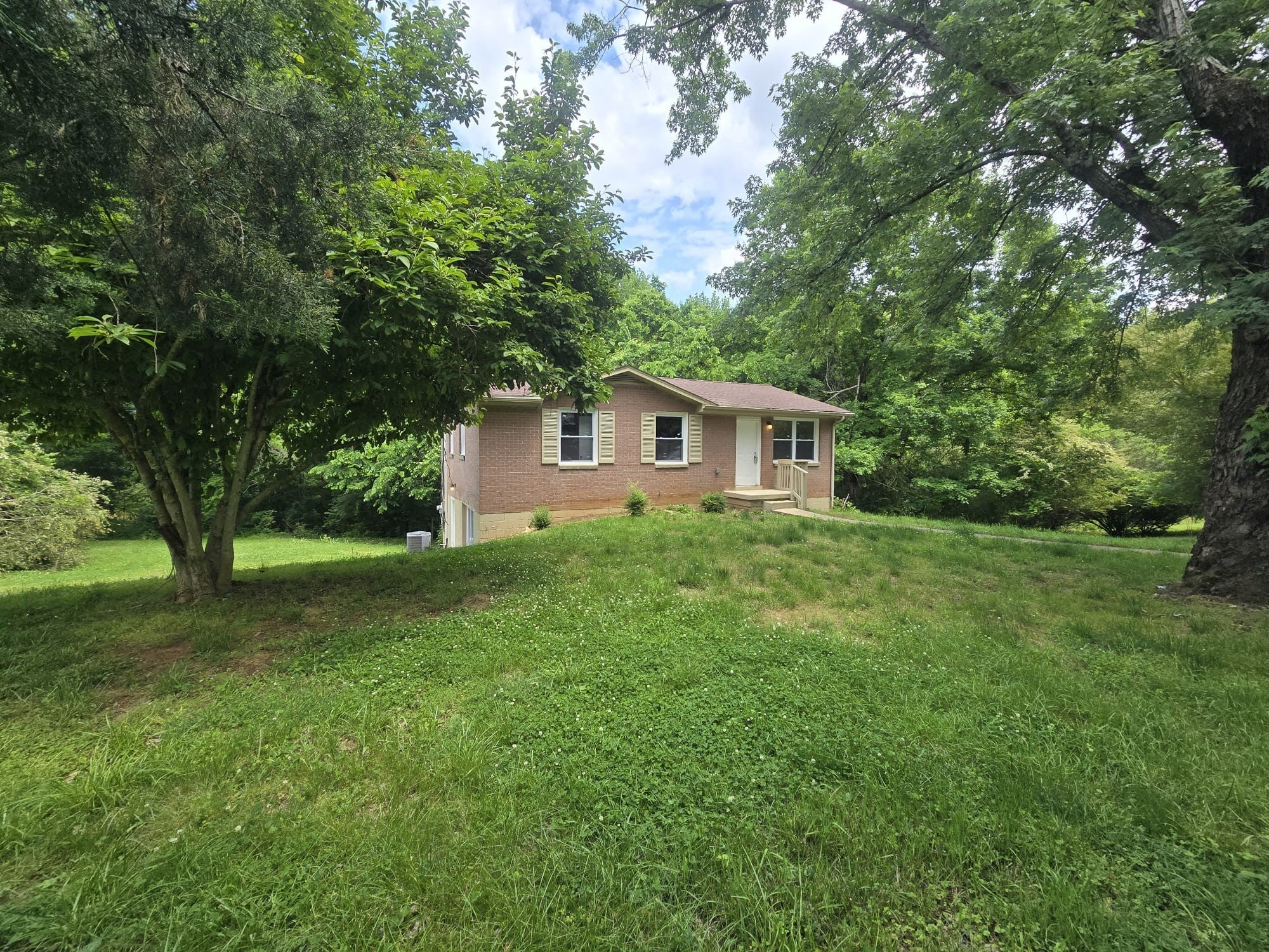 Photo of Listing #2885396