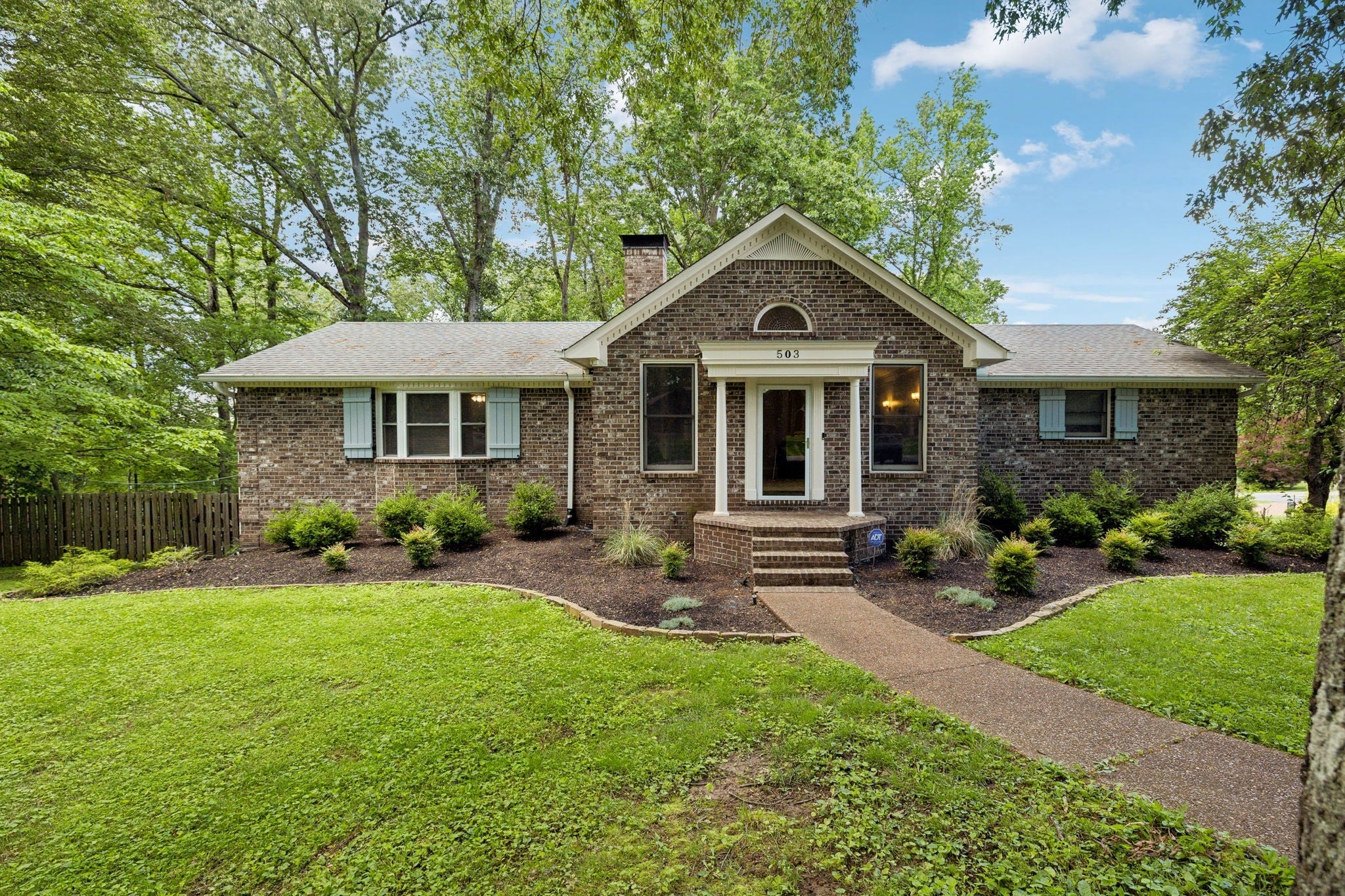Photo of Listing #2887569