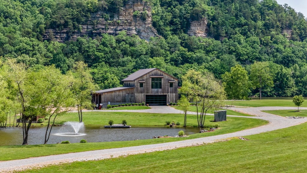 1054 Sunrise Cir, Ashland City