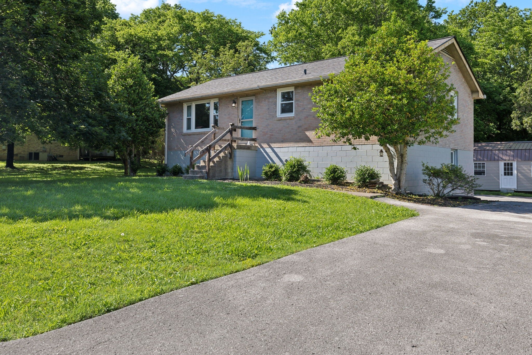 Photo of Listing #2890199
