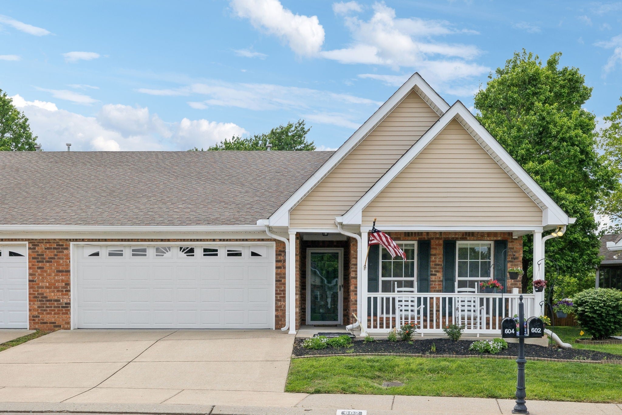 Photo of Listing #2890371