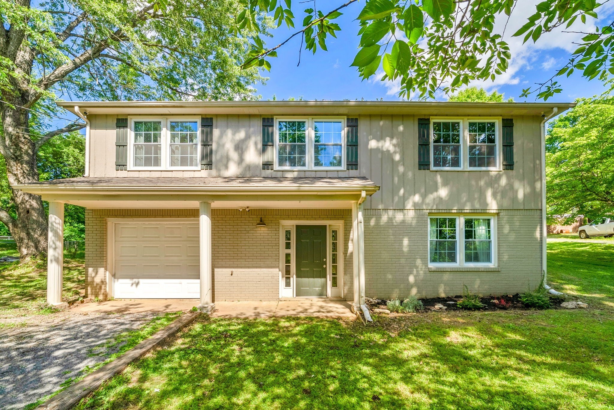 Photo of Listing #2891036