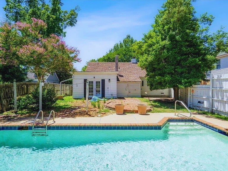 Photo of Listing #2891079